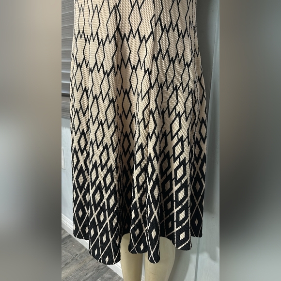 Haani Black and Cream Patterned Top - Picture 3 of 7
